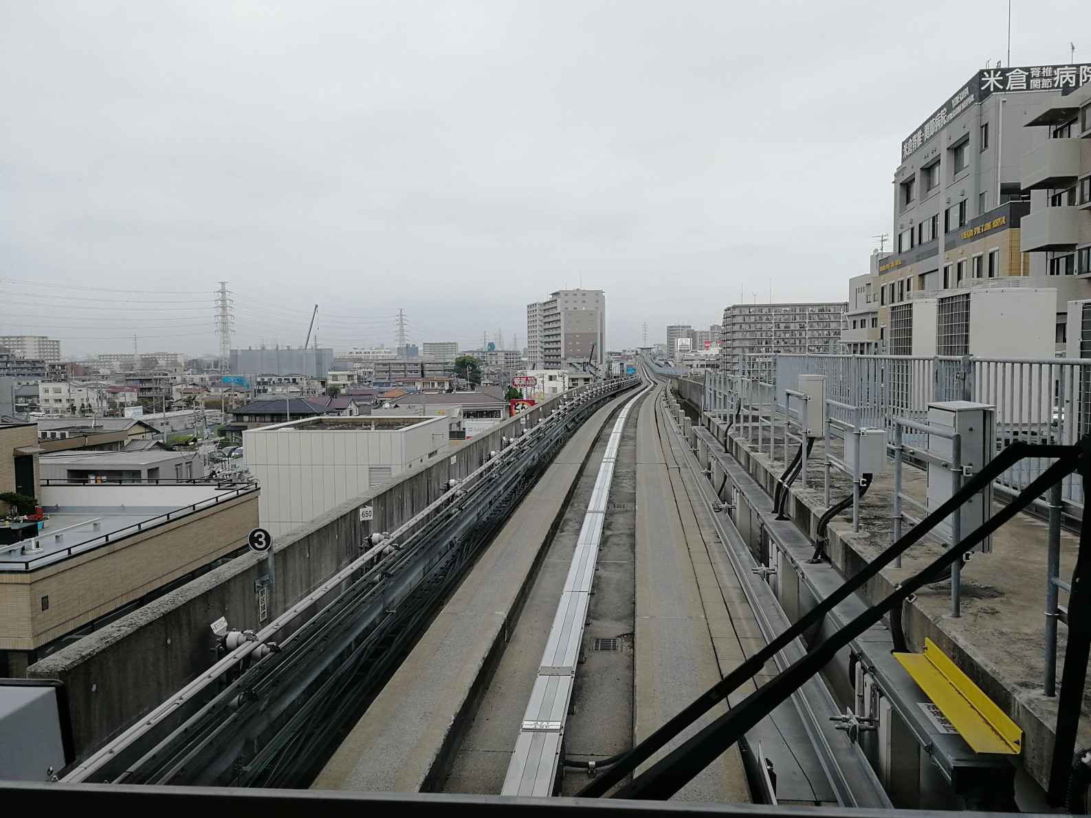 “舎人ライナーからの風景”